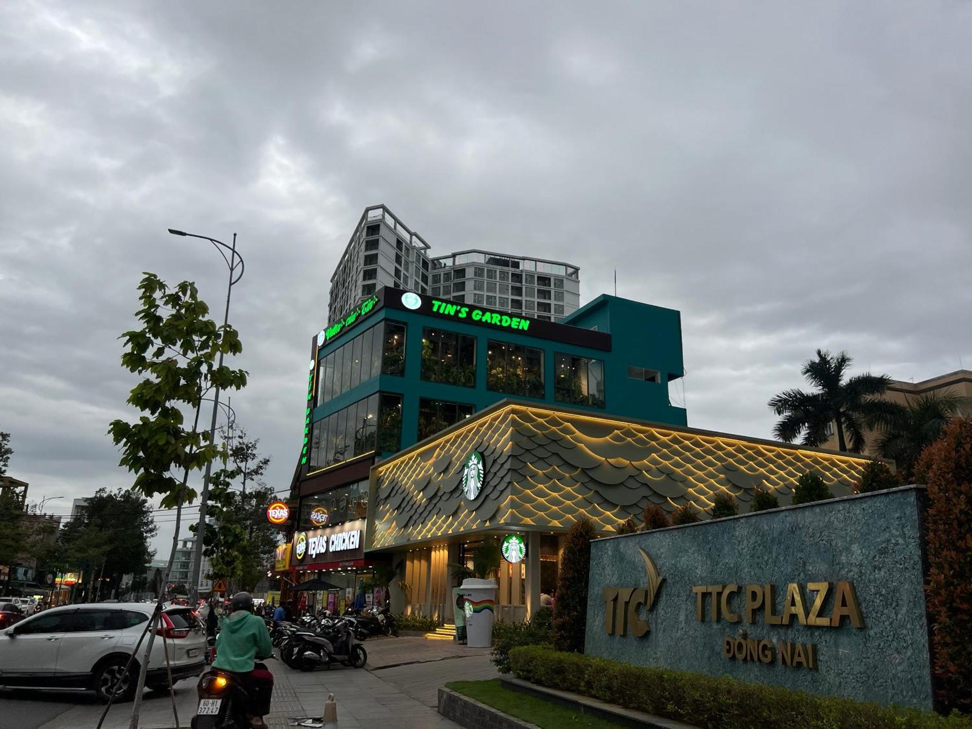 宾霍酒店 边和 外观 照片